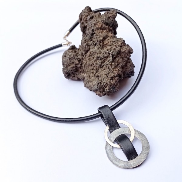 Collar Ars Nika